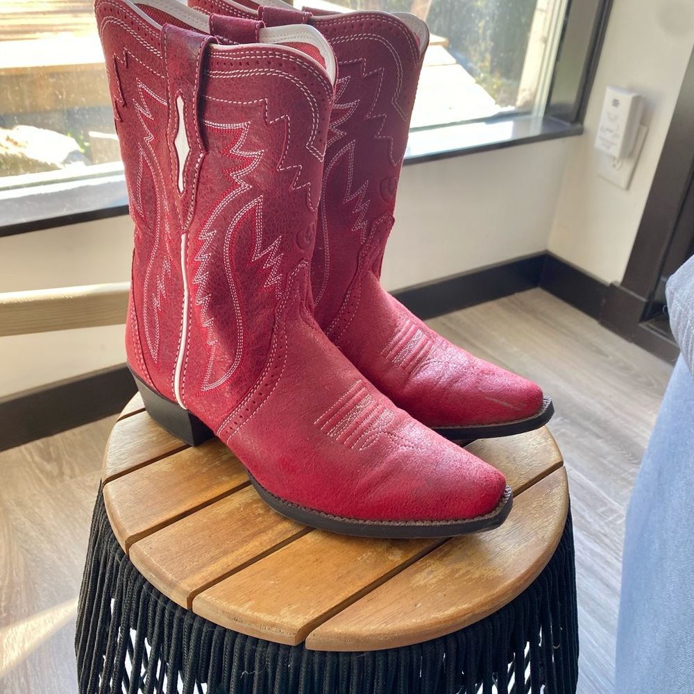 ARIAT woman’s cowboy boots WOMENS 5